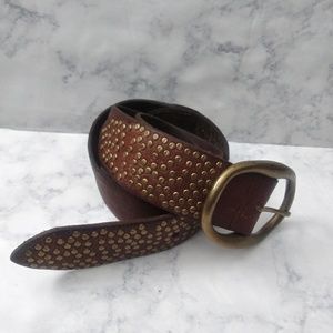 Lucky brand vintage crack look leather belt.